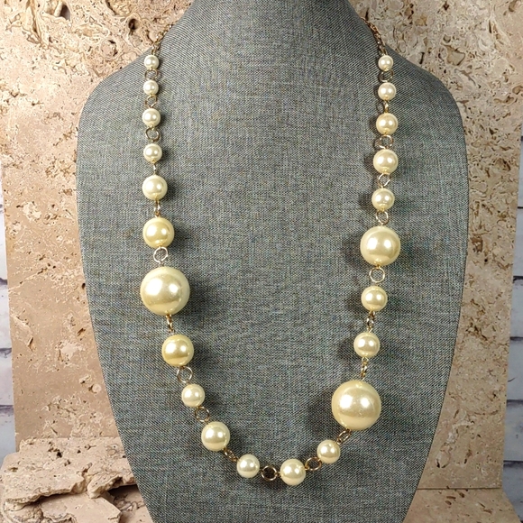 R. J. Graziano Pearl/Chain Link Necklace - Picture 1 of 5